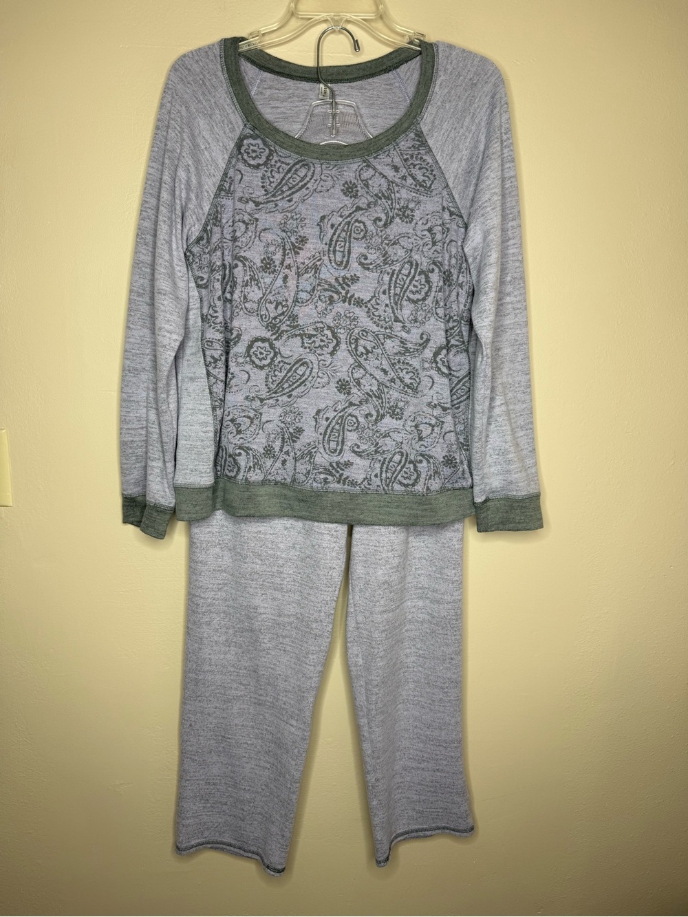 Two-Piece Purple & Gray Paisley Lounge Sweat Suit Set Size Large 12-14